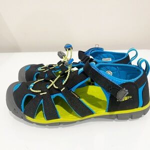 KEEN Big Kid's Seacamp II CNX Casual Shoes Black Brilliant Blue Hiking Size 6